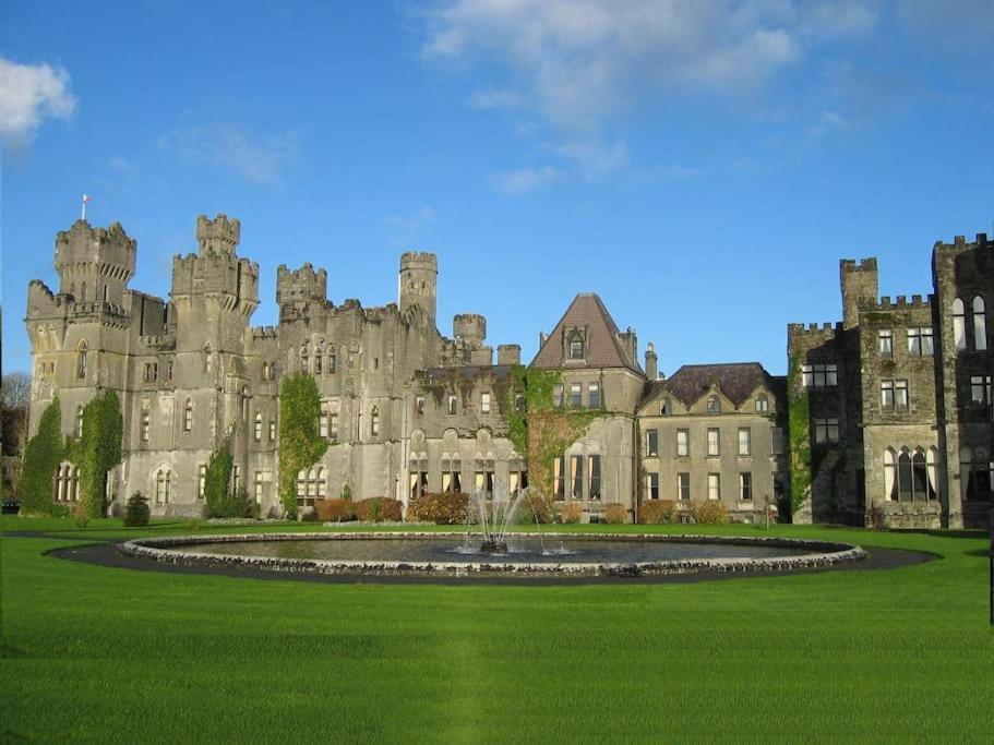 Clonbur House - Two Bedroom Village Apartment Galway Exterior foto