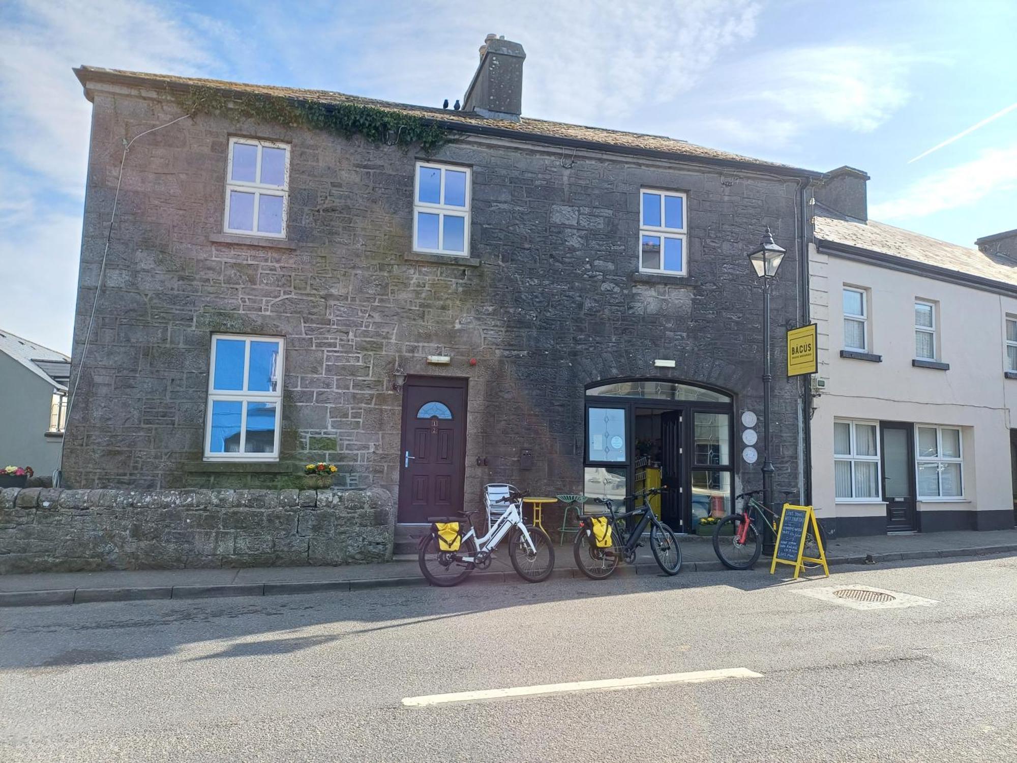 Clonbur House - Two Bedroom Village Apartment Galway Exterior foto